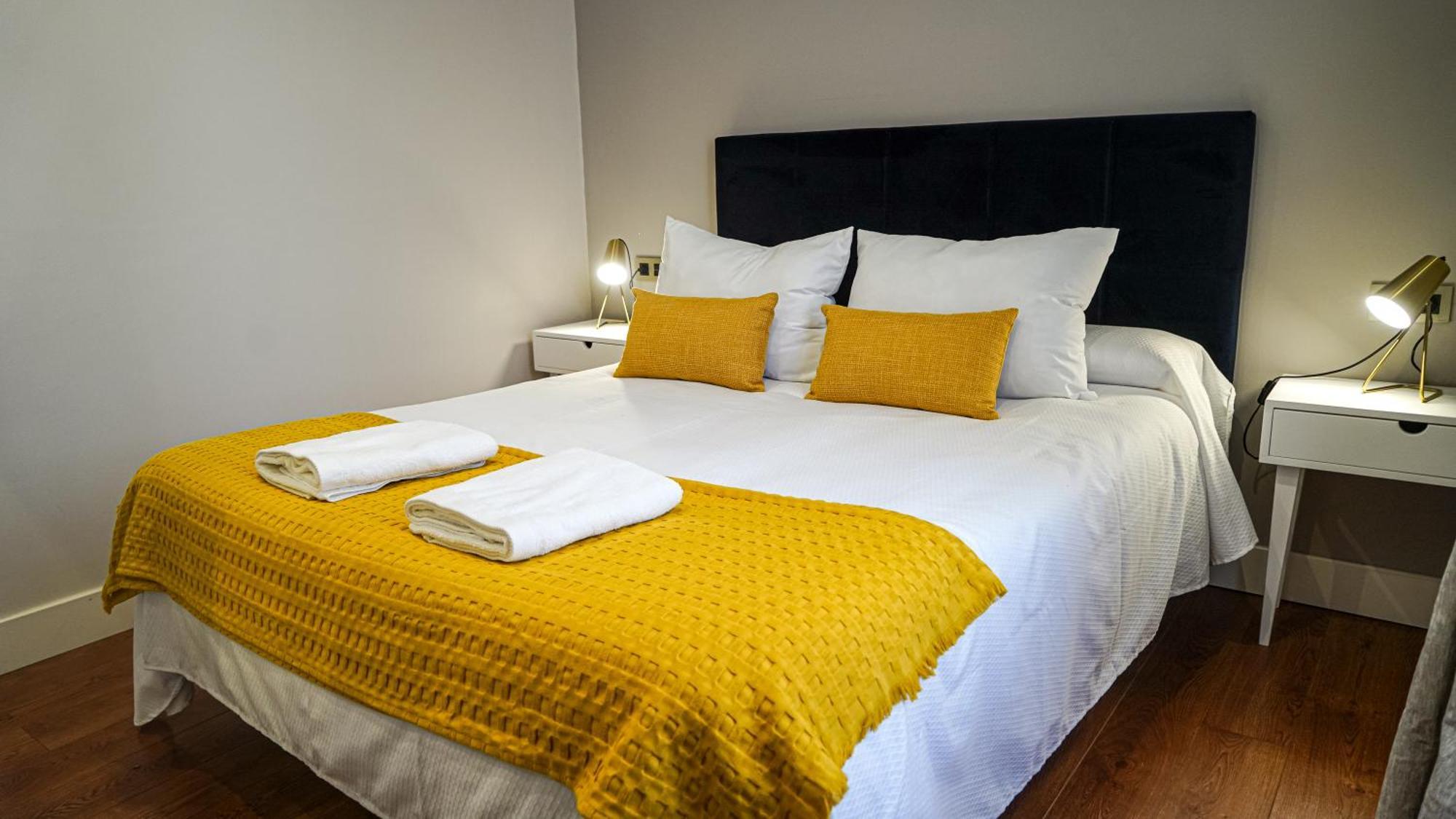 Apartamentos Puente Romano Suites เมรีดา ภายนอก รูปภาพ